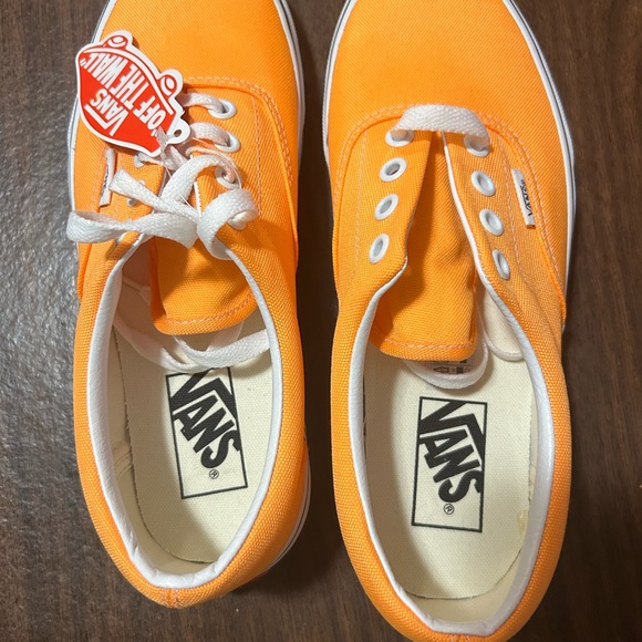 Vans - Picture 2 of 5
